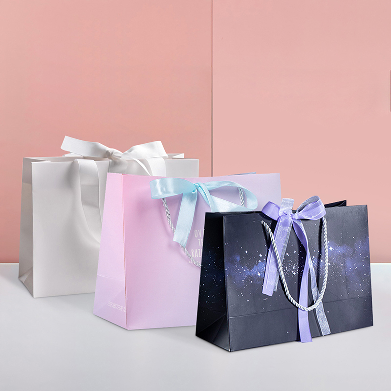 Luxury Boutique Quality Clothing Shopping Bags with Custom Logo